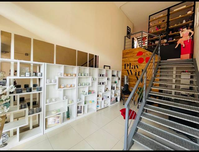 198M² RETAIL FOR SALE IN LONEHILL